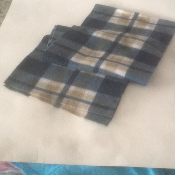 Men's Soft & Stylish Scarf - Picture 4 of 4